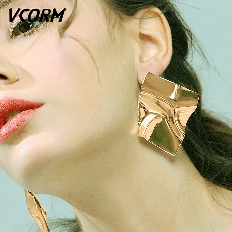 VCORM корейские классические длинные акриловые золотые Висячие серьги для женщин