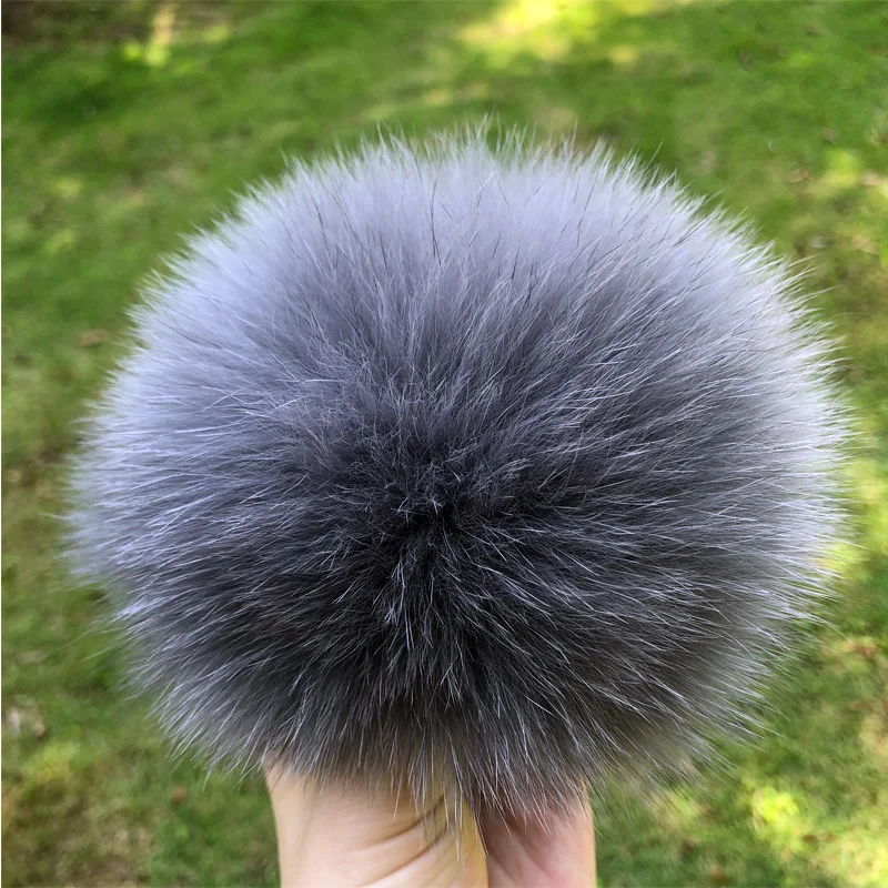 13 15 cm DIY Natural Color Real Raccoon Fur Pompoms For Bags Knitted Beanie Cap Hats Genuine fox fur Pom pom grey skully hat Skullies & Beanies