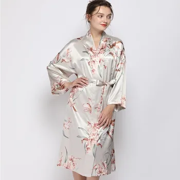 

Chinese Style Floral Print Bathrobe Long Sleeve Sexy V-neck Women Pajamas Sleepwear Soft and Smooth Summer Sleepwear Spring Robe