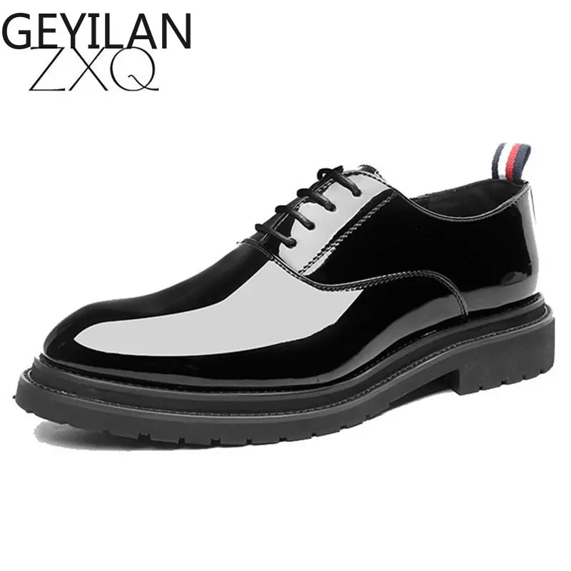 2019 Nieuwe Herfst Mannen Oxford Kleding Schoenen Lakleer Zwart Luxe Business Platform Comfortabele Mannen Wedding Schoeisel 2019 Nieuwe Herfst Mannen Oxford Kleding Schoenen Lakleer Zwart Luxe Business Platform Comfortabele Mannen Wedding Schoeisel