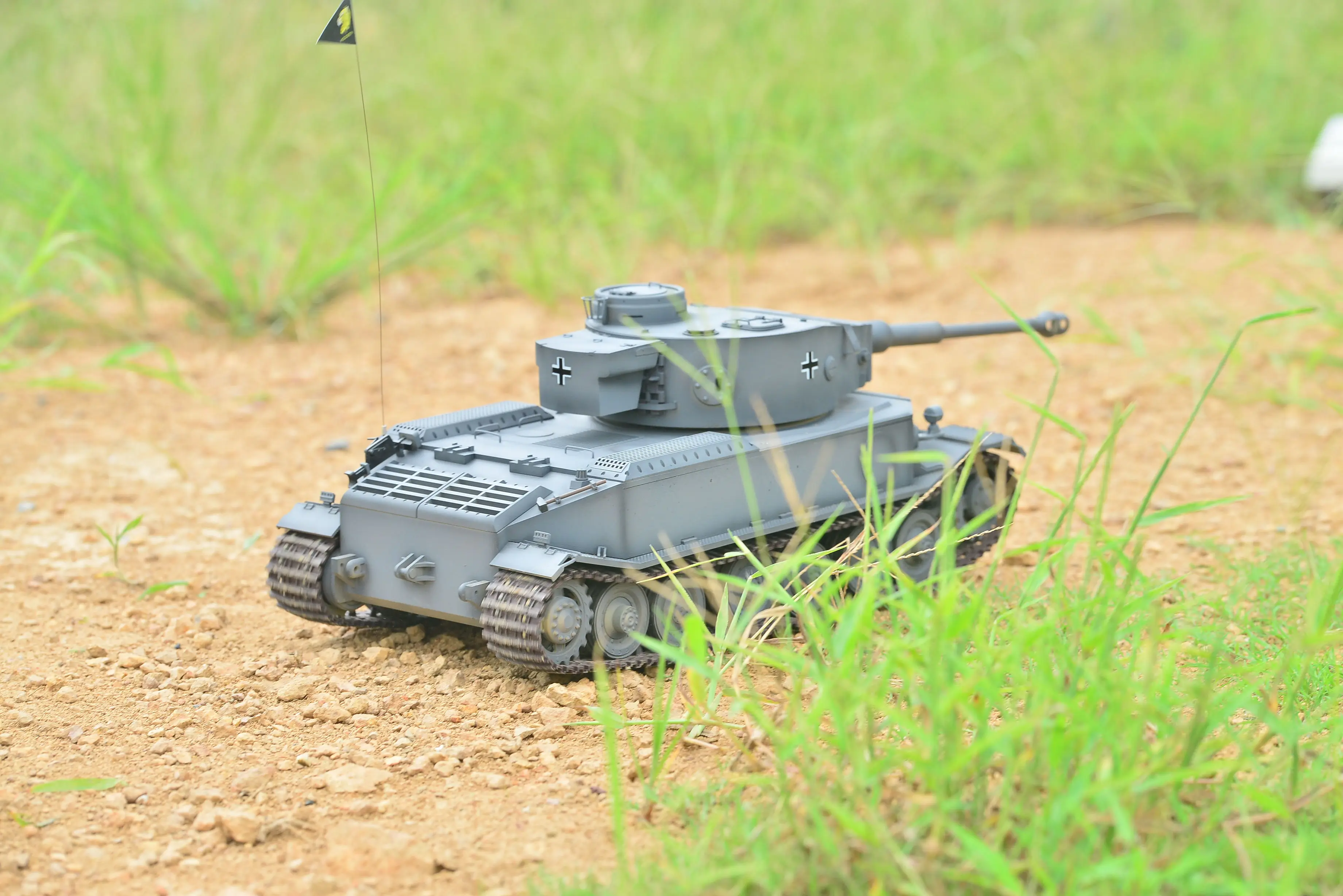 HOOBEN 1/16 rc Танк немецкий TigerP Tiger 2,4G VK 4501 пульт дистанционного управления боевые тяжелые танки с металлической коробкой передач, дым+ звук+ Битва