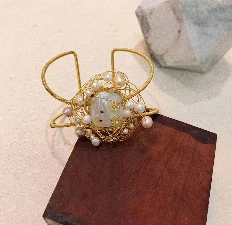 Natural pearls Flower design fashion bangles