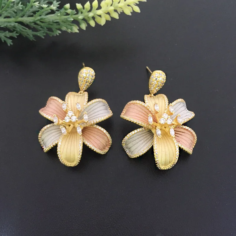 

Lanyika Jewelry Fashion Blooming Hibiscus Sandblasting Full Micro inlay Micro Plated Banquet Popular Best Gift