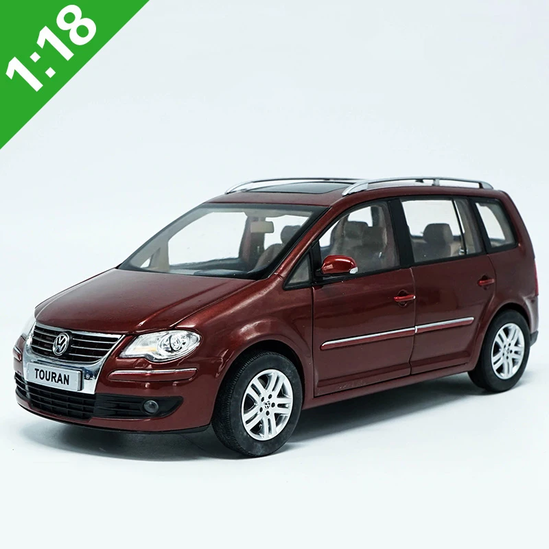 1:18 VW TOURAN MPV литье под давлением Модель автомобиля игрушки Металлическая Модель автомобиля оригинальная коробка - Цвет: TOURAN 2009 Red