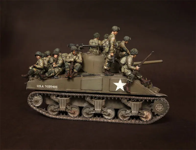 1/35 весы WWII США Шерман Танк несет 14 солдат, за исключением Танк миниатюрные неокрашенные сборки статические GK смолы модели наборы