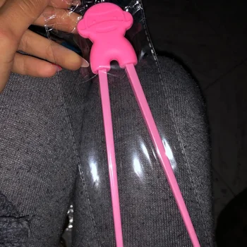 

New 1 Pair Chopsticks For Sushi Baby Kids Cartoon Food Sticks Easy Use Fun Learning Training Helper Dishes Dinner Game Kitchen T