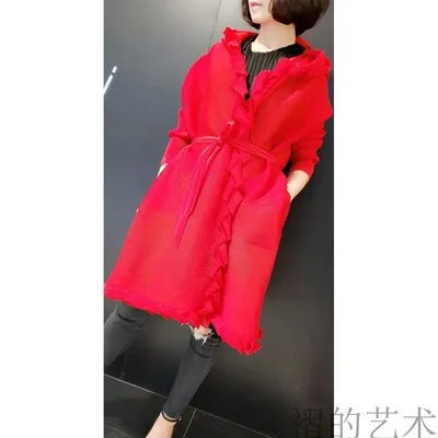 Красный Горячая miyake верхняя одежда с капюшоном плиссированная однотонная Длина рукава широкая талия верхняя одежда - Цвет: Красный