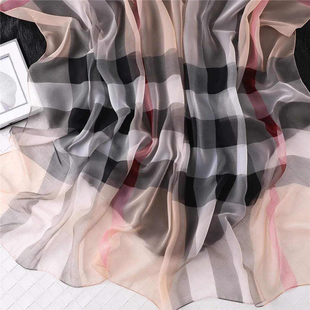 10921991882_420582418