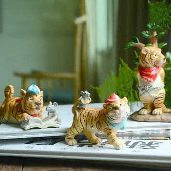 

Nordic Creative Cartoon Resin Mini Mouse Tiger Sculpture Ornaments Home Living Room Desktop Crafts Fairy Miniature Garden Decor