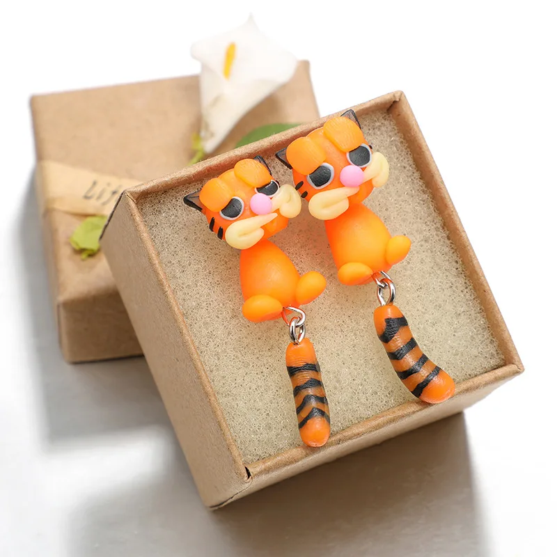 Euro-American Style Handmade Soft Pottery Earrings Creative Soft Pottery Cartoon Garfield Cat Split Earrings For Girlfriend Gift