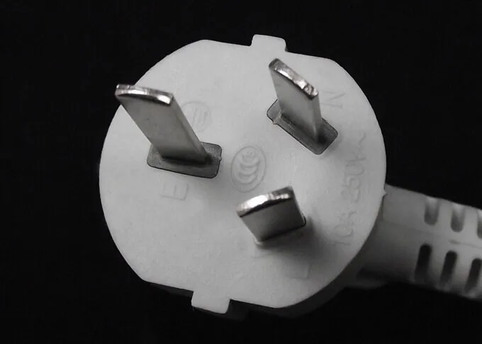 

Xin Chao New GB Xc-9867j China Mobile Outlet Strips with Separate Switch Power Supply Switch Socket Wiring Board