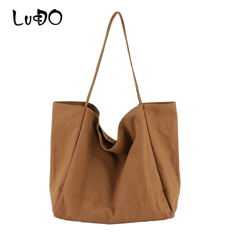 beach bags and totes