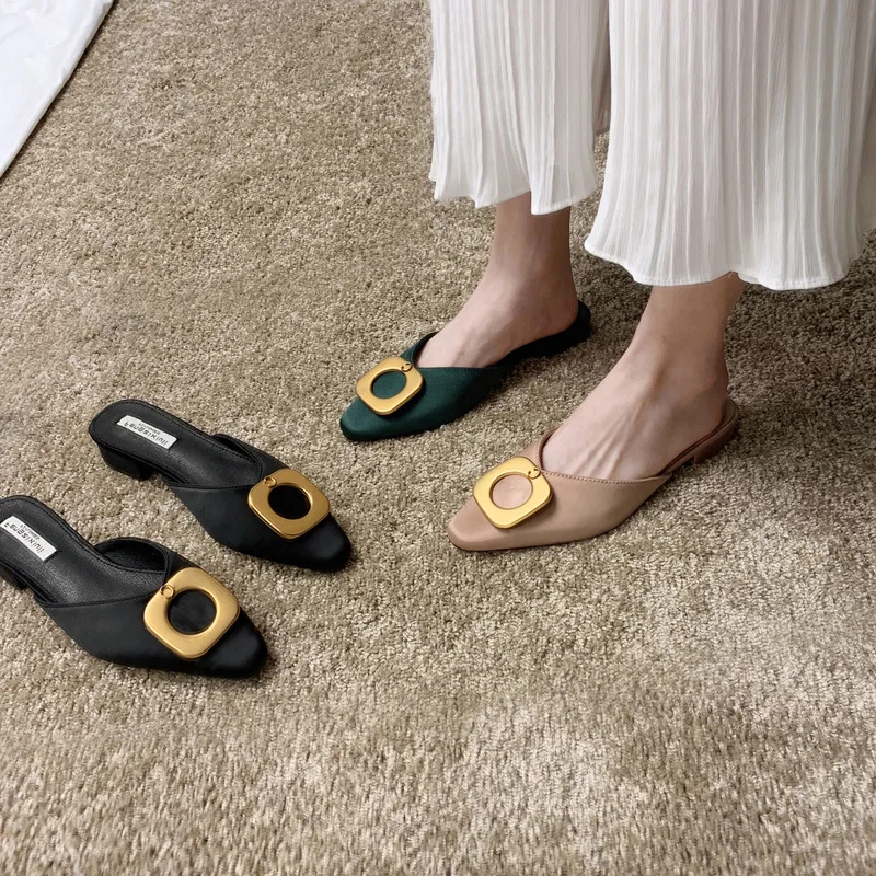 

2020 New Fashion Half Slippers Women Shoes Woman Slides Cover Pointed Toe Metal Buckle Velvet Ladies Shoes Thick Low Heels Mules