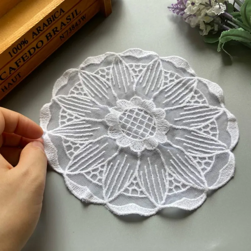

17*17 cm Flower Lace Applique Trim for Sofa Curtain Towel Bed Cover Trimmings Home Textiles Applique DIY Cloth Polyester Mesh