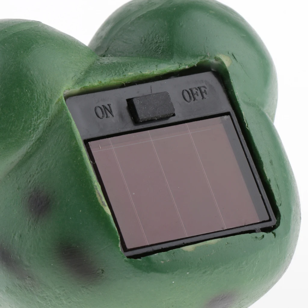 Green Frog Solar Outdoor LED Light Animal Statue for Garden, Patio, Lawn, and Yard Décor
