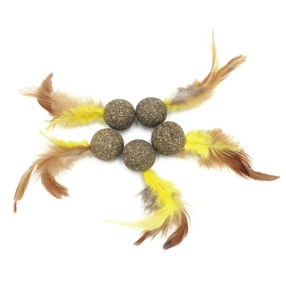 Cat Toy Soft Feather Natural Catnip Ball Toy Menthol Flavor Kitten Treat Cats Playing Chasing Cleaning Teeth Toy Pet Supplies