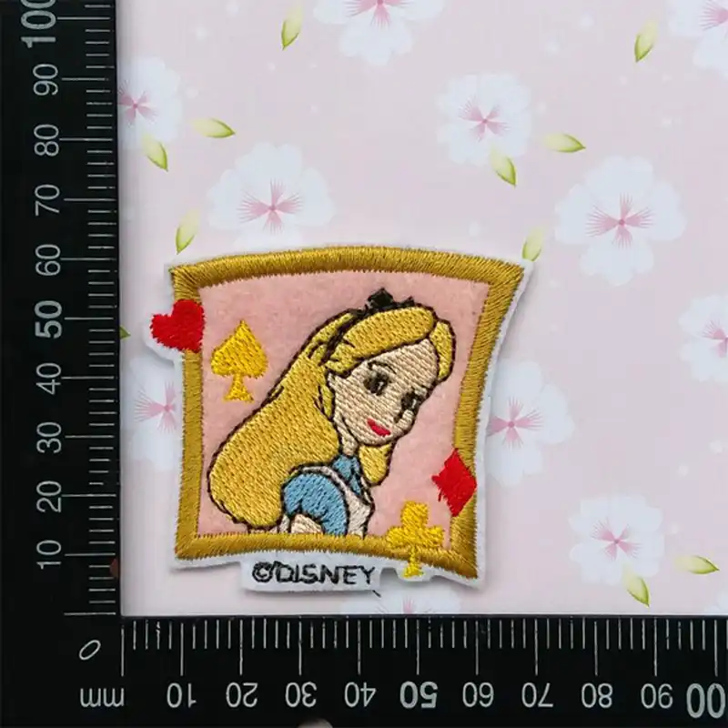 ディズニー漫画刺繍布アリスステッカー刺繍パッチの鉄で転送服衣料用パッチ Patches Aliexpress