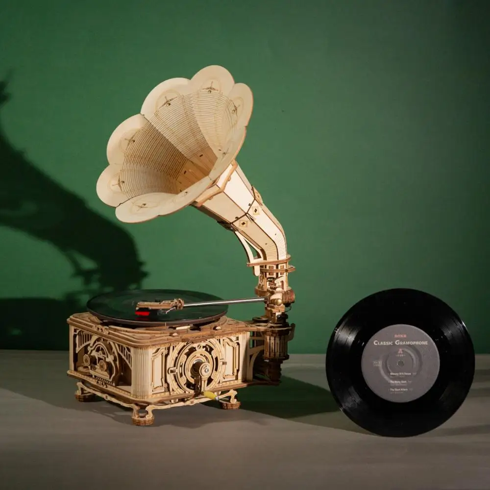 Robotime Hand Crank Classic Gramophone with Music 5