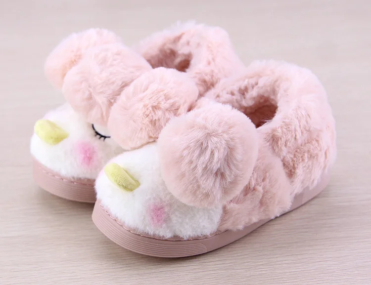 Распродажа; Kawaii; Детская плюшевая обувь для мальчиков и девочек с рисунком милых животных; зимние теплые модные тапочки для младенцев