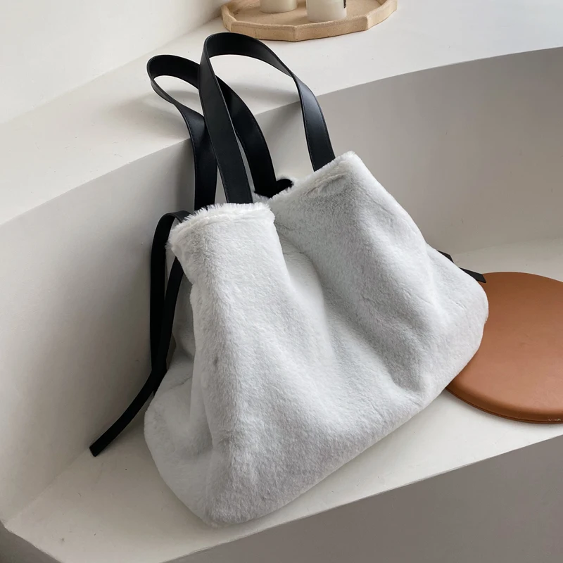 

Ins Solid Color Faux Fur Shoulder Bag For Women 2019 Designer Winter Warm Handbags Lady Simple Travel High Capacity Tote Bag