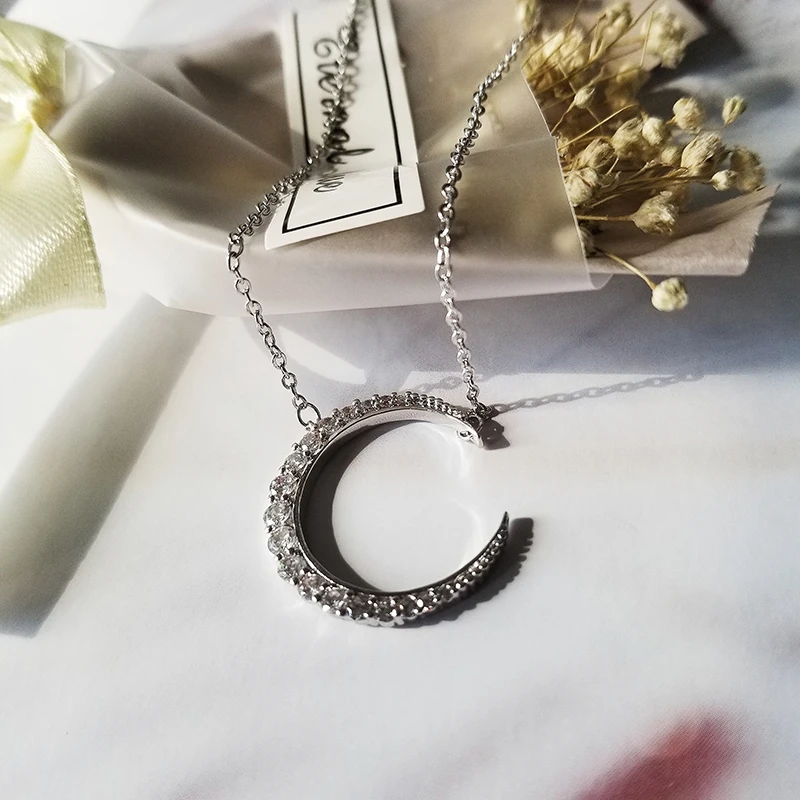 2022 new trendy The moon is simple necklace pendant for girl 