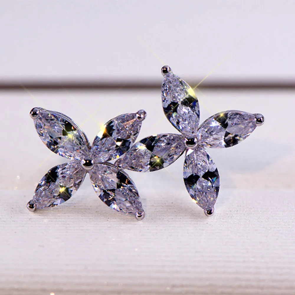 Женские серьги четырехлистный клевер серебряные прозрачные циркониевые