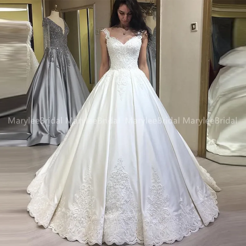 Best Price Splendid Baljurk Trouwjurk V-hals Wit Ivoor Prinses Bruidsjurken Vintage Applique Kralen Robe De Mariee Maatwerk Best Price Splendid Baljurk Trouwjurk V-hals Wit Ivoor Prinses Bruidsjurken Vintage Applique Kralen Robe De Mariee Maatwerk