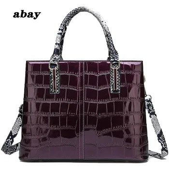 

Europe and the United States new ladies fashion crocodile wild pattern handbag high quality shoulder Messenger bag street trend