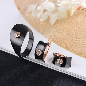 

Fashion woman Earrings Rings Set Bling Crystal U Ben Slash Rhinestone Earrings Black White Ceramic Rings Set For Women Jewelry