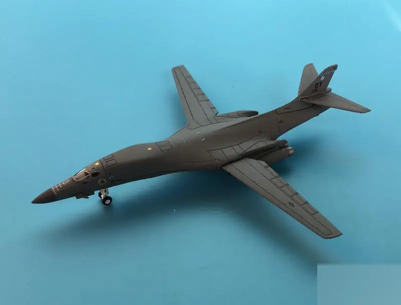 GeminiJets США DYESS ROCKWELL 86 LANCER 86-0135 1/400 литая под давлением модель самолета