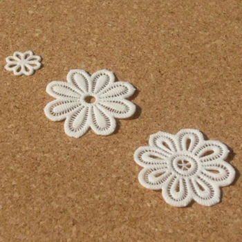 

White Knitting Table Placemat for Dollhouse Life Scene Model Toy New 1:12 Scale Miniatures Furniture Decoration