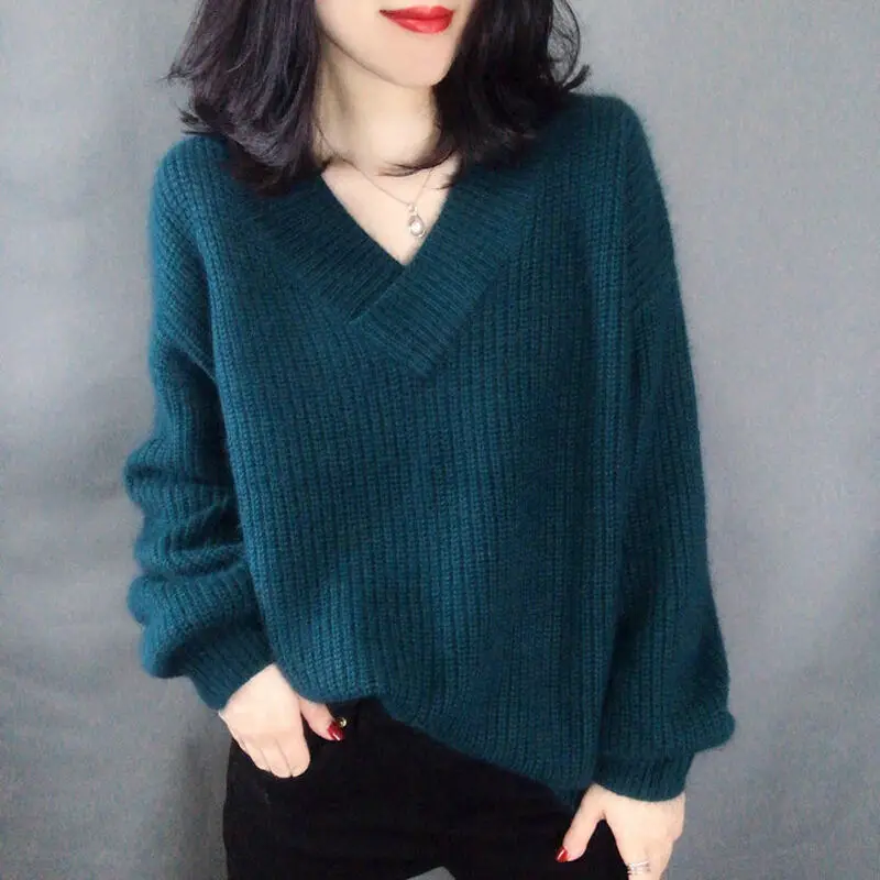 

2019 New Winter Women Sweaters Fashion Sexy V Neck Batwing Sleeve Pullovers Loose Knitted Sweaters Female Jumper Tops Plus Size