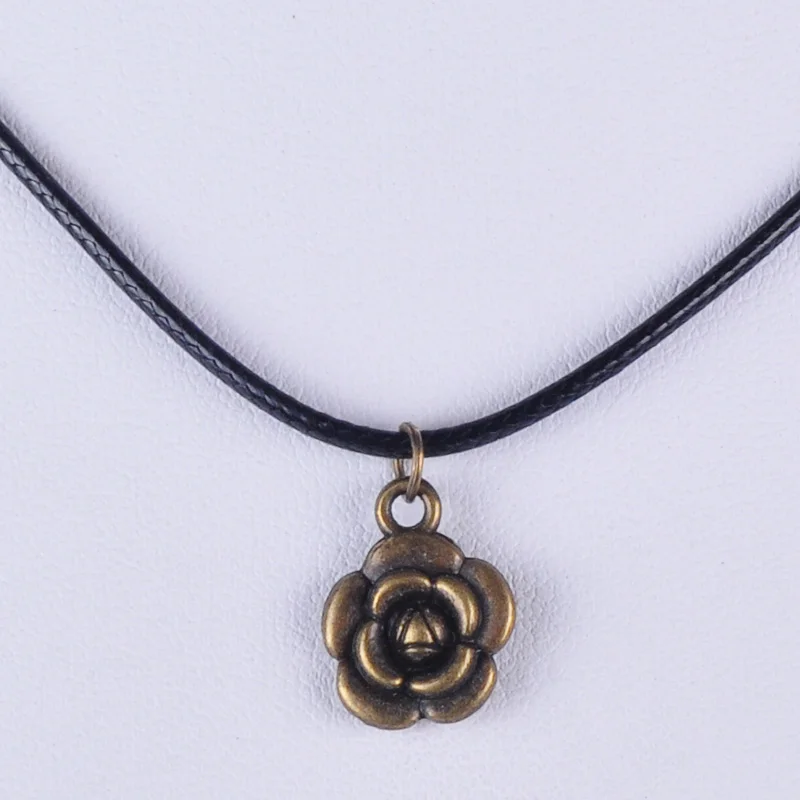 Bomboniera Orologio In Legno Con Inserto Fiore In Ceramica Matrimonio 12 X H 12 Cm Art 885