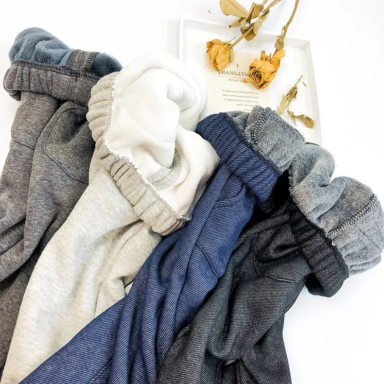 12212187607_1889419662