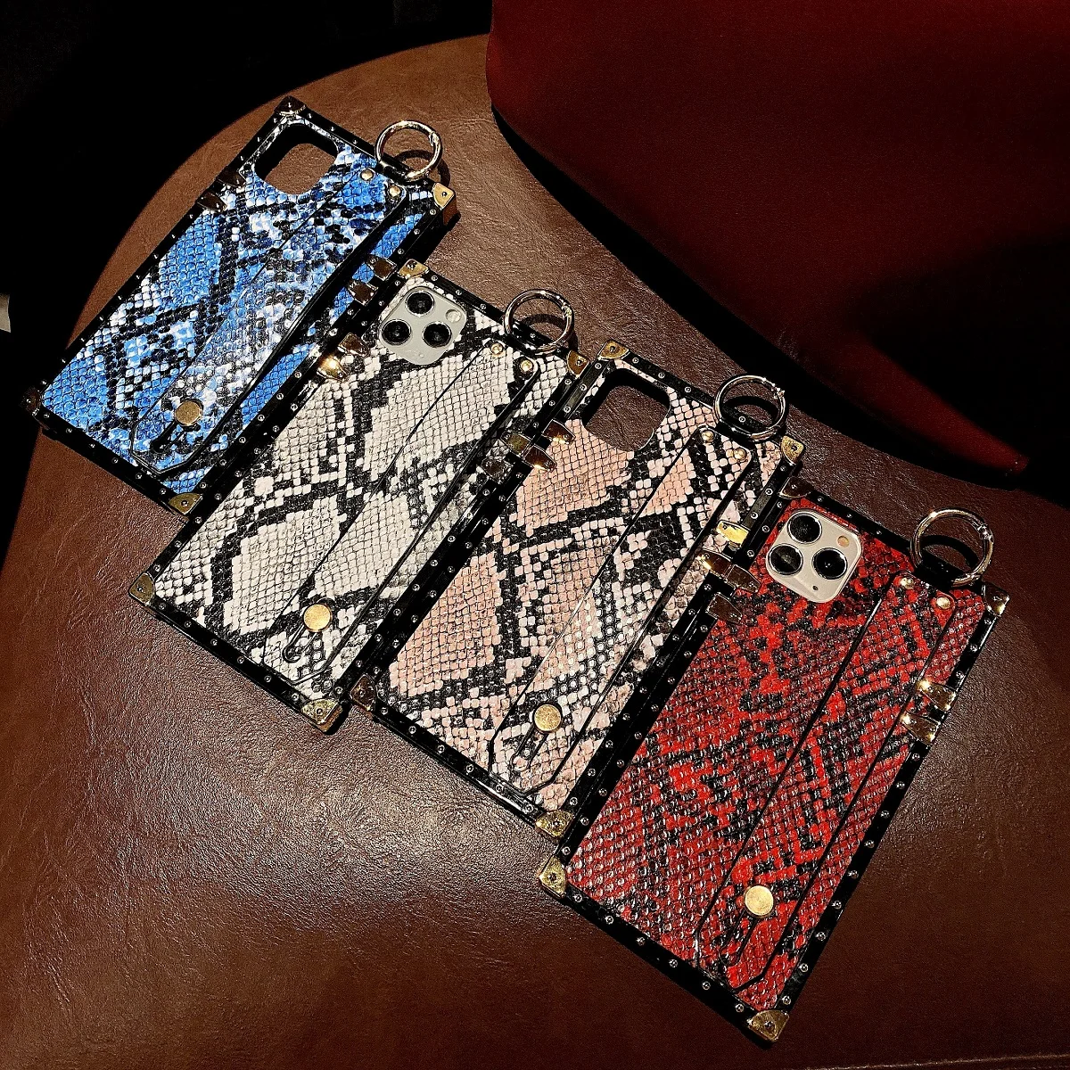 

Cover for iPhone 15 14 Pro Max Cases Luxury Snake Pattern Soft Coque for iPhone 11 12 13 XS X XR 6 7 8 Plus Case With Wristband