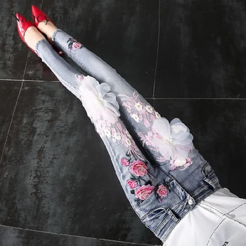 

Light Blue Jeans Womans Skinny Pencil Pants 2019 Spring and Autumn Ins Jeans New Broken Embroidered Slim Jeans Feminino