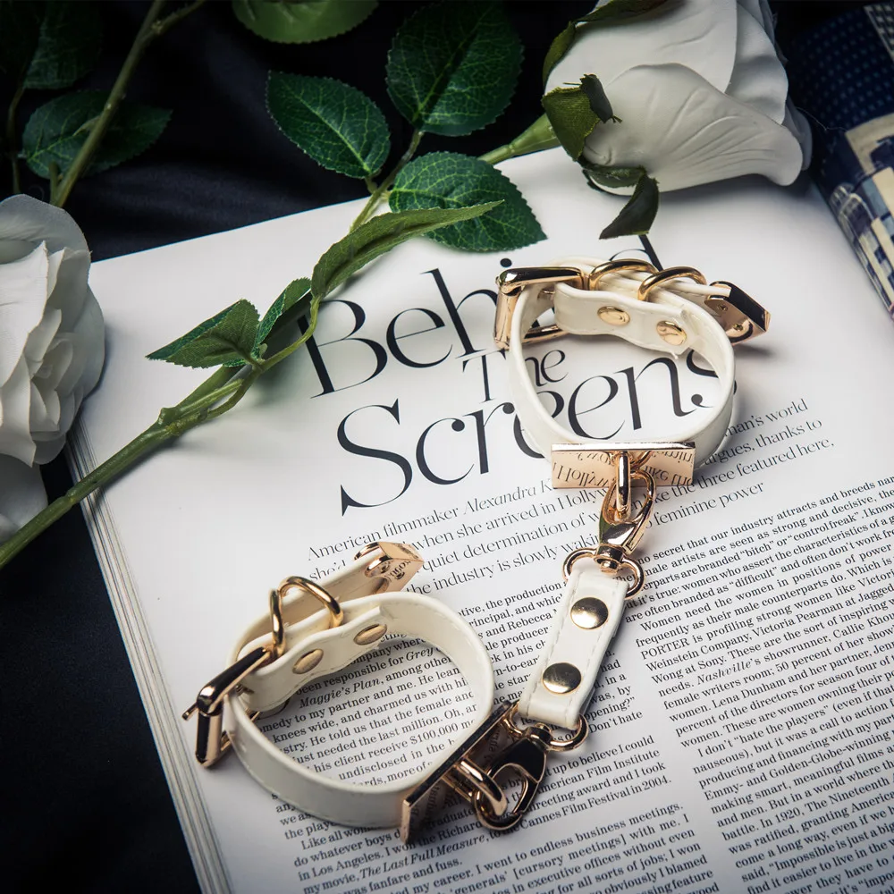 Fasion Handcuffs Adult Games Slave Bracelet Restraints Role-playing SM Bondage Sex Toys for Couple 100% handmade New Heart Metal