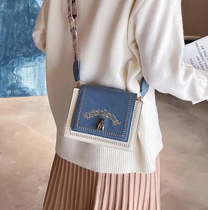 Женская сумка Новая корейская модная маленькая квадратная сумка с вышитыми буквами модная двухсторонняя маленькая сумка-мессенджер