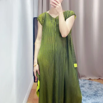 

2020 summer Women's new gradient loose dress Miyak fold Fashion plus size irregular slimming V-neck midi dress tied