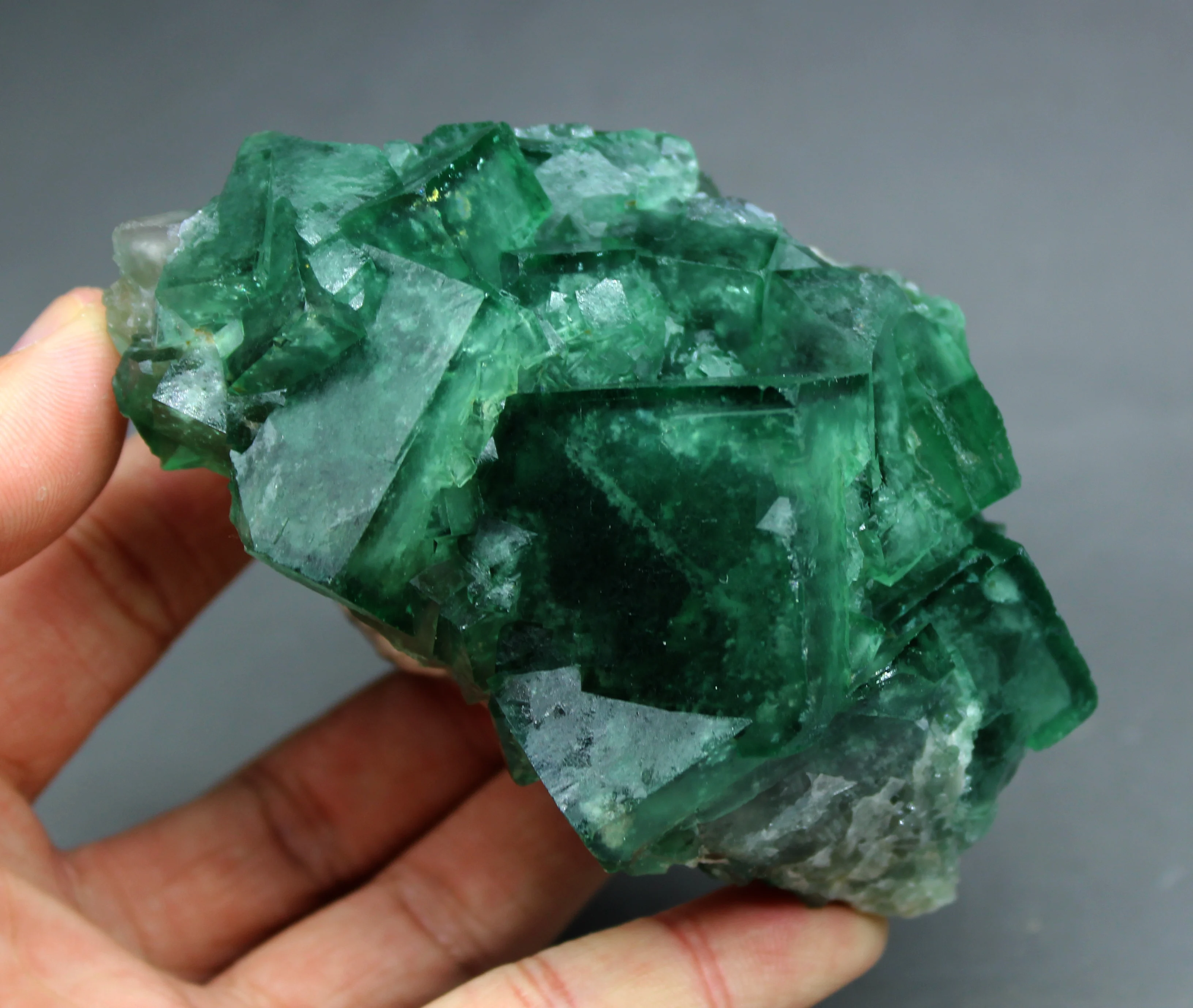 

423g Natural green fluorite Mineral specimen cluster mineral crystal specimens Stones and crystals Healing crystal Free shipping