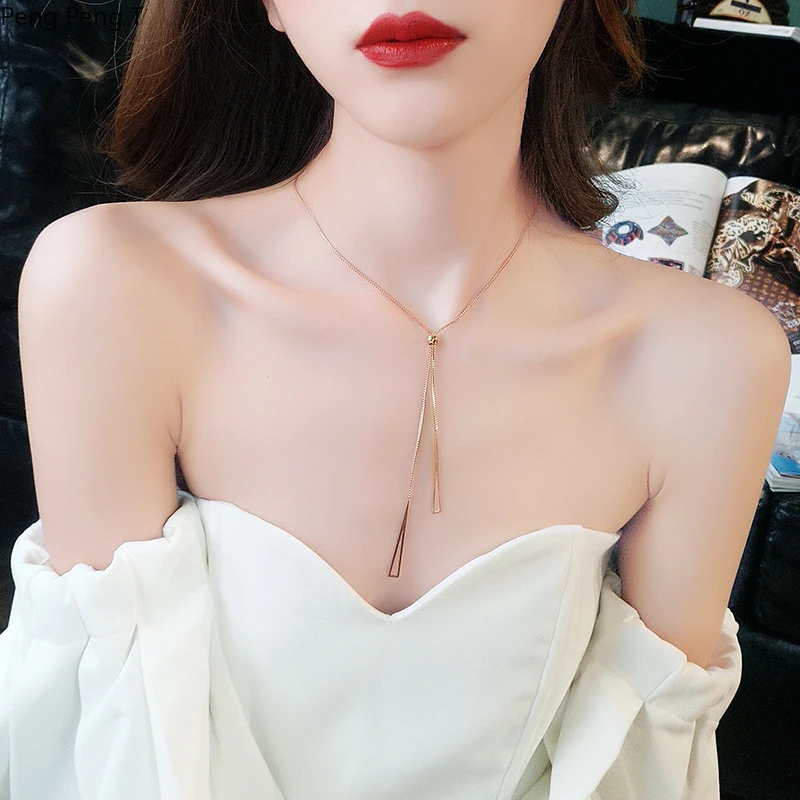 2021Rose Gold free draw net Red Necklace High end triangular 2021Rose Gold free draw net Red Necklace High end triangular