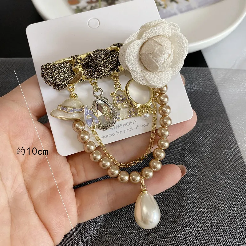Broche Femme Numéro 5 Argenté Avec Perles Et Strass - Bijou Cadeau Collection - Neuf Avec étiquettes