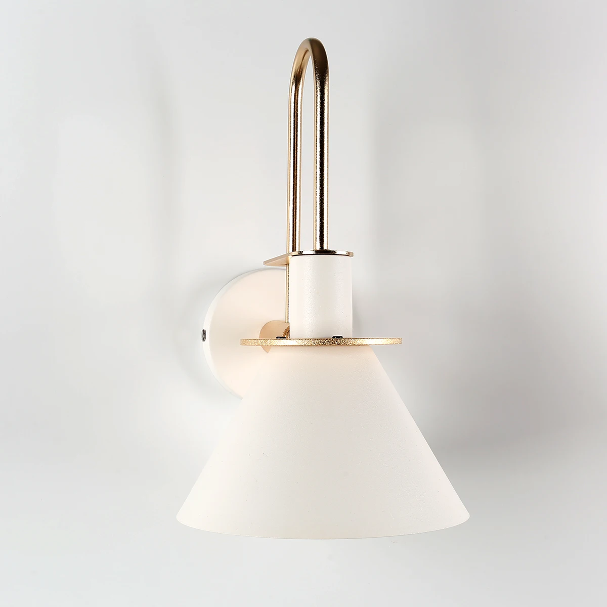 Детская настенная лампа в скандинавском стиле, прикроватная лампа для спальни, Современная гостиная, дорожка, лестница, чердак, интерьер, простой железный ремень, настенный светильник, светодиодный