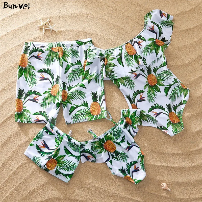 Bunvel/семейный купальник для мамы и дочки; семейная пляжная одежда; одежда для маленьких девочек и мальчиков; лето г.; цельный купальник