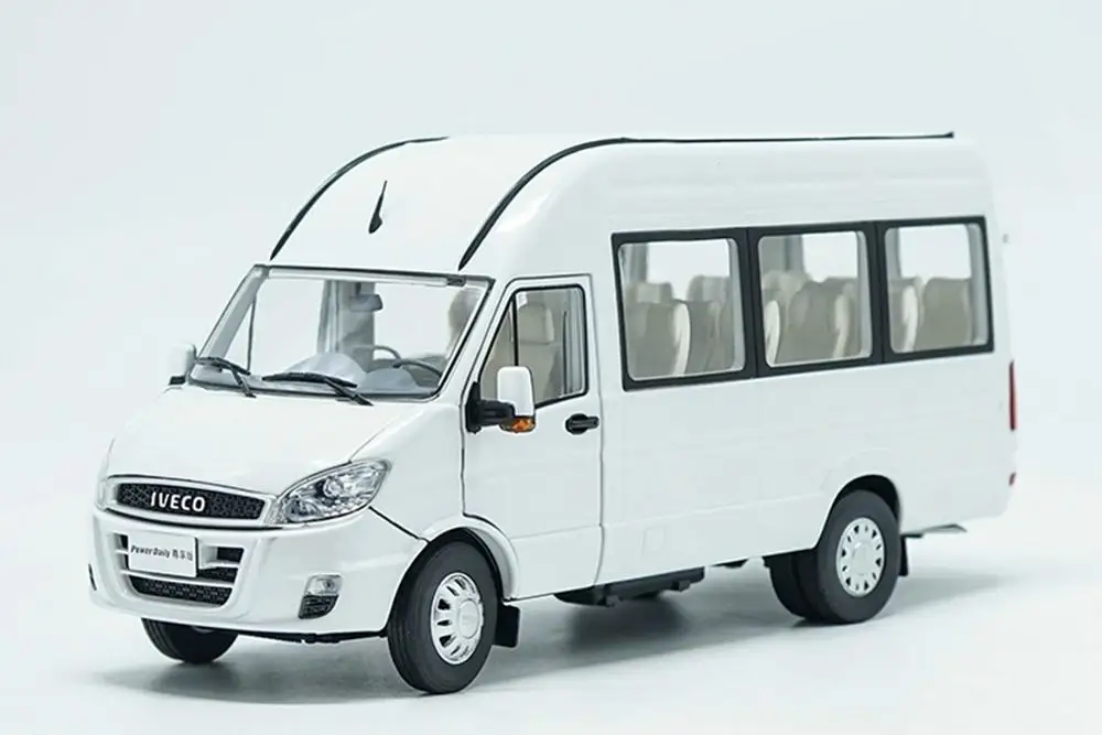 1/24 весы IVECO POWER ежедневно белые литые машины модельные игрушки, коллекционные подарки