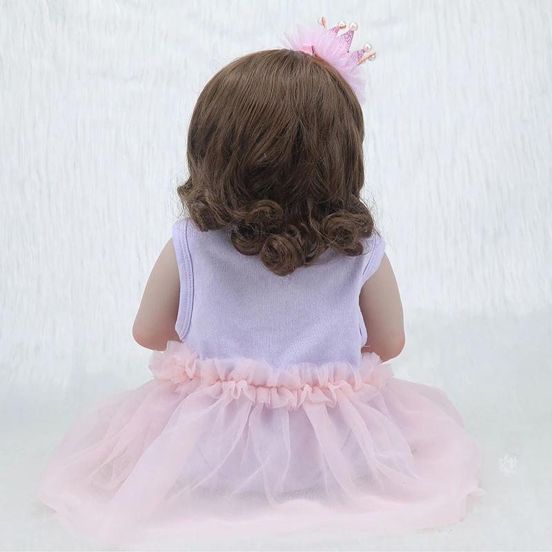 55 см Reborn Baby Doll игрушка полностью силиконовая фиолетовая принцесса платье ткань тело короткие волосы кудри Реалистичная кукла малыш дети подарки
