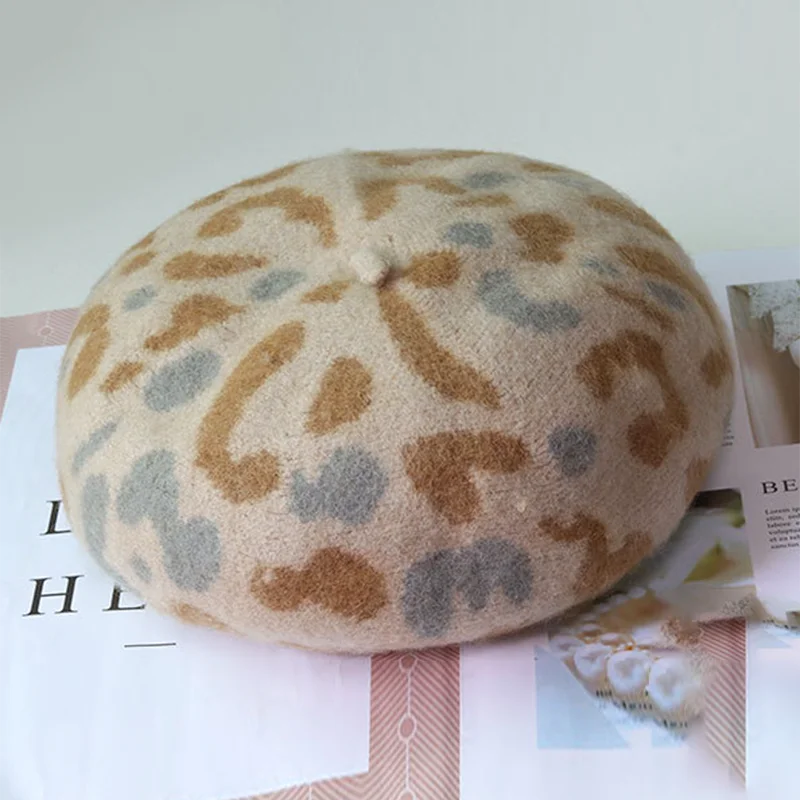 Women Vintage Style Leopard Painter Hat Round Beret Caps Wool Ski Beanie Skull Caps Hat Winter Hats