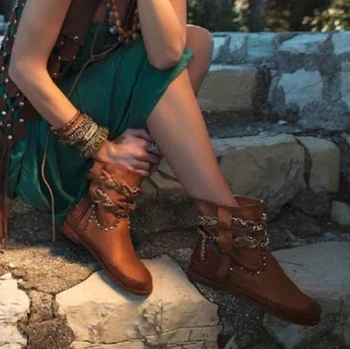 

New 2020 Metal Chain Shoes Women Boots Boots Flat Heel Personality Round Toe Ankle Plus Size 43 Punk Short Boots