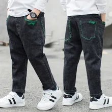 2122 детская одежда; повседневные брюки для мальчиков; сезон весна-осень; Новинка года; Стильные Детские Зеленые джинсы с надписью; спортивные брюки для больших мальчиков
