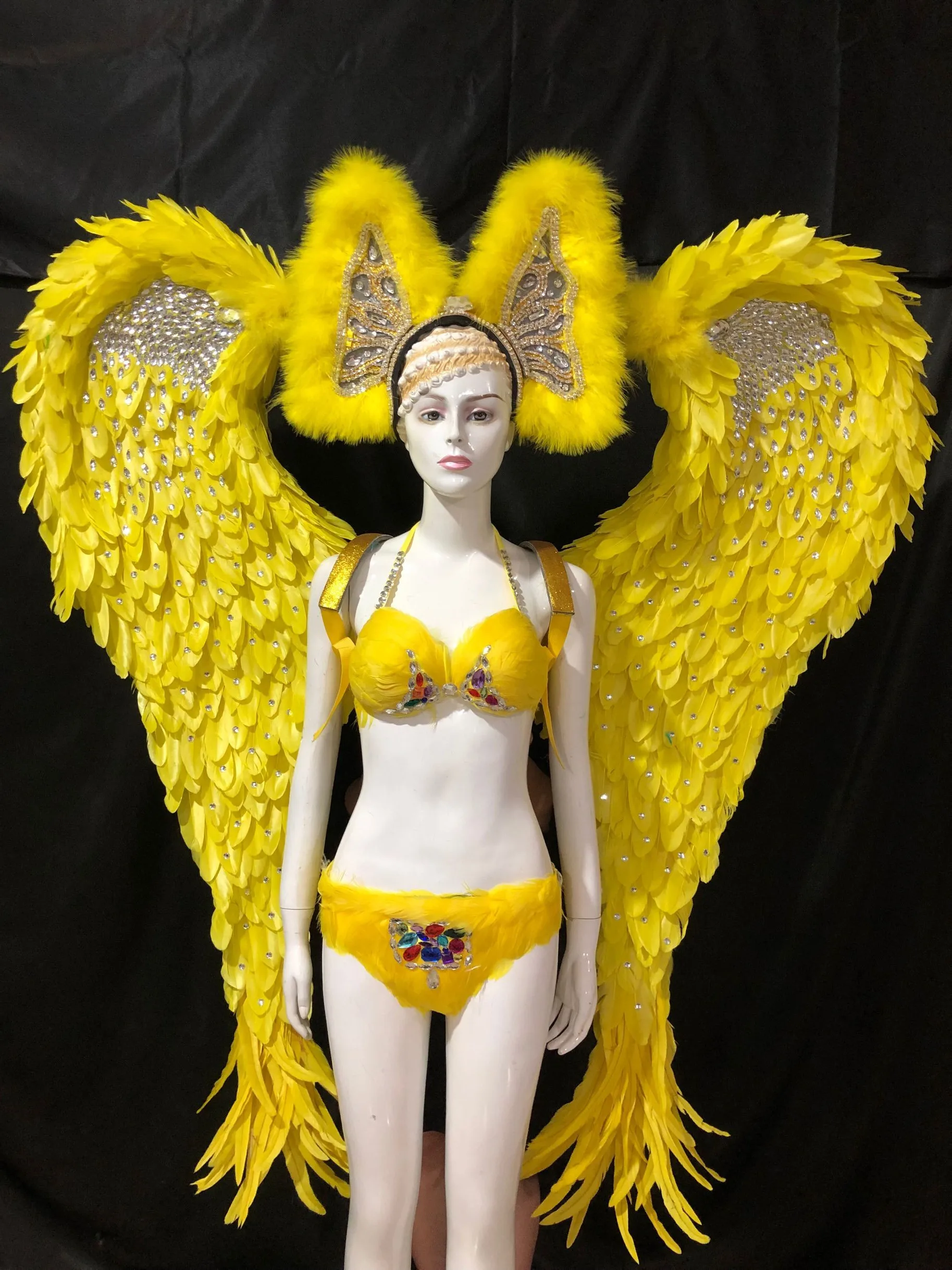 Latin dance Samba accessories Fashion exquisite headdress feathers Delicate dance shows accessories Samba clothing
